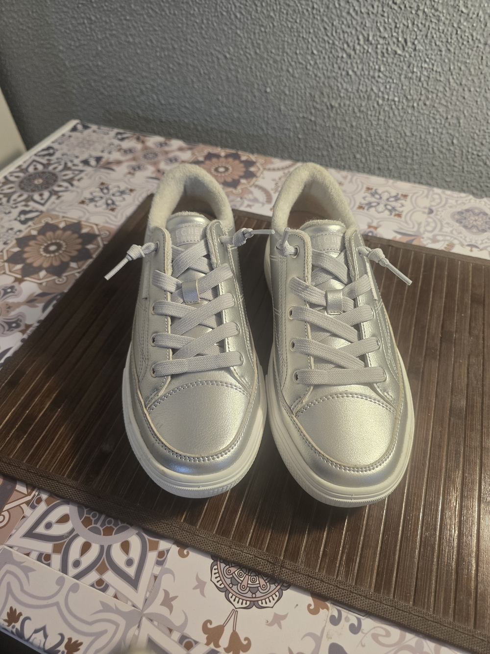 Sketchers Silver Low-Top Sneakers - Picture 2 of 4